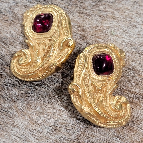 Vintage Christian Dior Gripoix Clip On Earrings - Picture 2 of 10